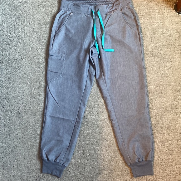 Figs Zamora joggers - Picture 2 of 5